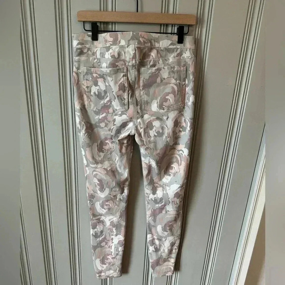 SPANX BLUSH BLOOM Jeanish Leggings Floral Pink and Grey Skinny, Size Large - Picture 4 of 10